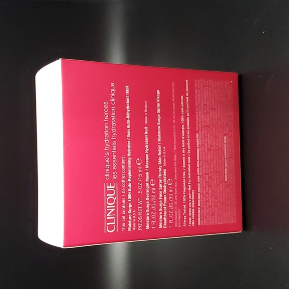 NEW IN BOX!! Clinique  3pc Clinique’s Hydration Heroes - Picture 3 of 4